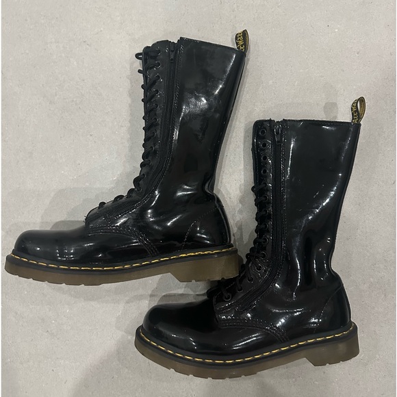 Dr. Martens Patent Leather boots - Picture 2 of 4